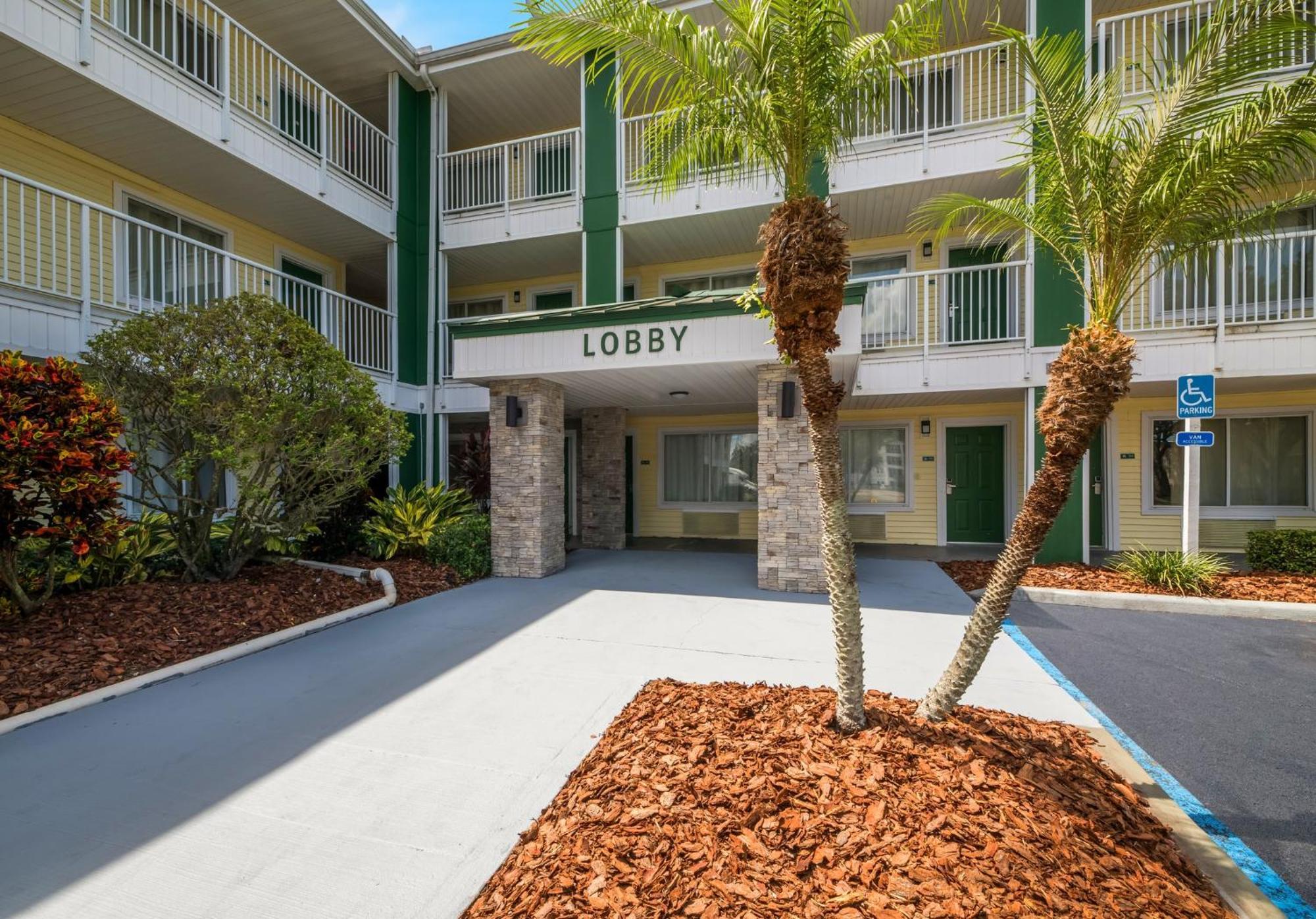 Hometowne Studios By Red Roof Orlando - Ucf Area Alafaya Exterior photo